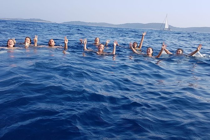 From Split: Half-Day Blue Lagoon and 3 Islands Boat Tour - Cruising the sandy beaches of Drvenik Mali and the 3-island route