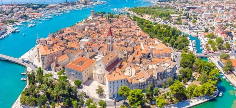 From Split or Trogir: Trogir and Blue Lagoon Half-Day Trip - Finding the meeting point: Matejuška or Obala bana Berislavića