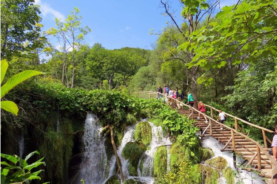 From Split: Plitvice Lakes Fully-Guided Day Tour - Packing checklist for Plitvice walking and waterfall spray