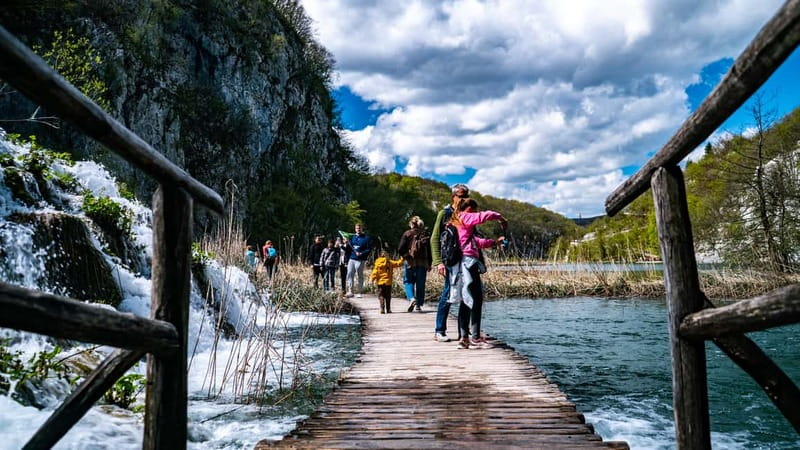 From Split: Plitvice Lakes Guided tour - Boat ride time: the best way to see the water up close