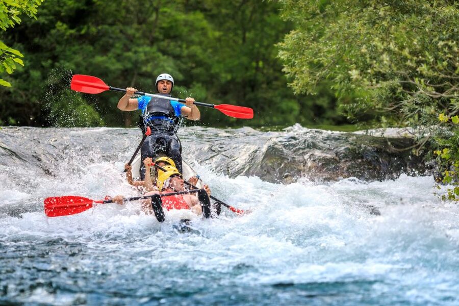 From Split/Šestanovac: Whitewater Rafting on Cetina River - The end of the rapids: snacks, a short hike, then dry clothes