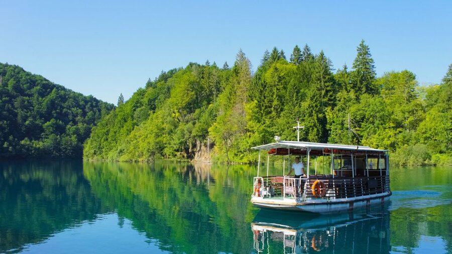 From Split: Transfer to Zagreb with Stop at Plitvice Lakes - Plitvice Lakes guided walk: lower lakes to upper lakes, and why that route matters