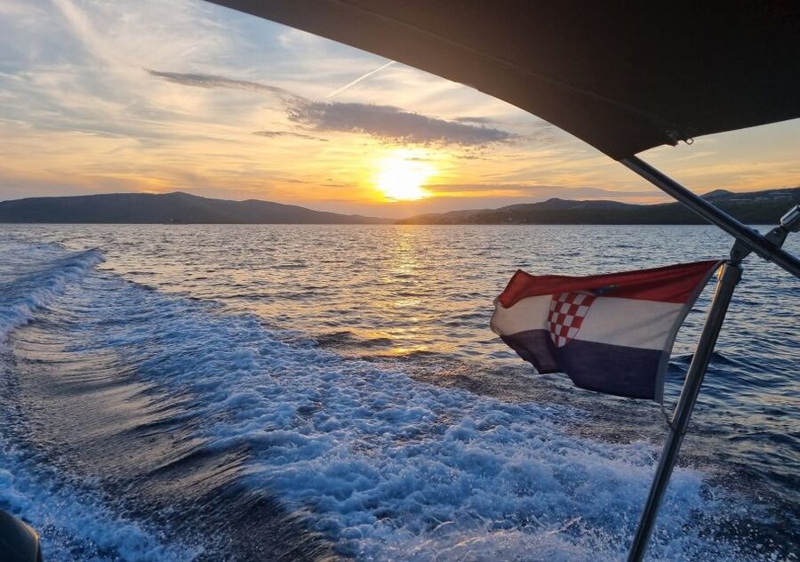 From Trogir: 3 islands half day tour with Blue Lagoon - Čiovo and Duga Beach: a free hour to relax, not a forced itinerary