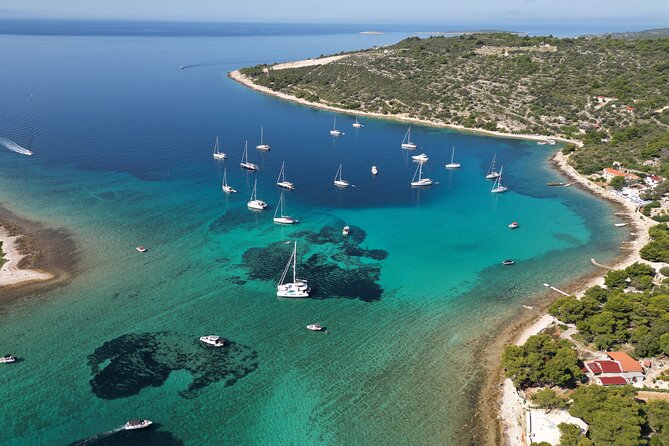 From Trogir & Split: Half Day Speedboat Tour with Blue Lagoon - Getting there and settling in near Trogir
