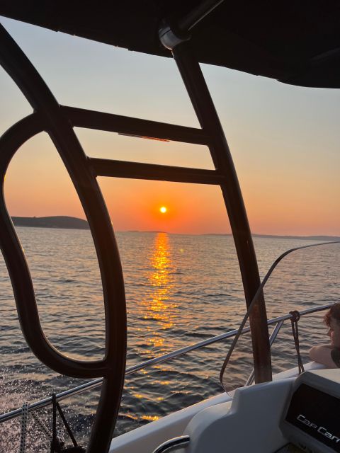 From Trogir: Three Islands Half-Day Speedboat Tour - Leaving Trogir by speedboat, and why Kamerlengo matters