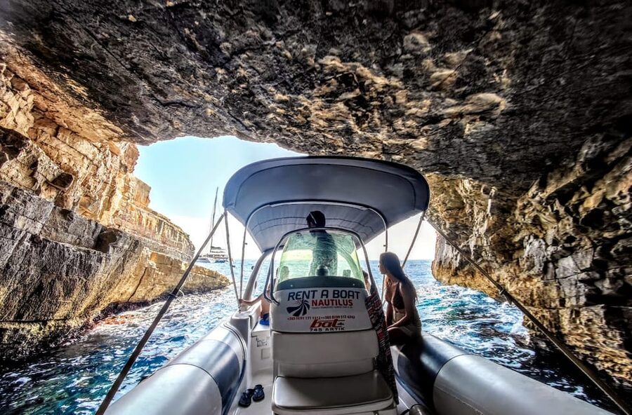 From Vis: Speedboat tour - Vis, Biševo & Blue Cave (shared) - Biševo Blue Cave: skip the lines, then enjoy the light