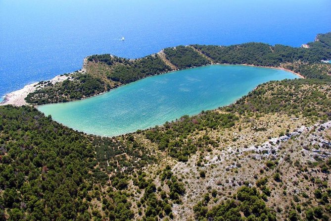 From Zadar: Kornati National Park Day Trip with Breakfast & Lunch - Language and crowd comfort: how to keep the day pleasant