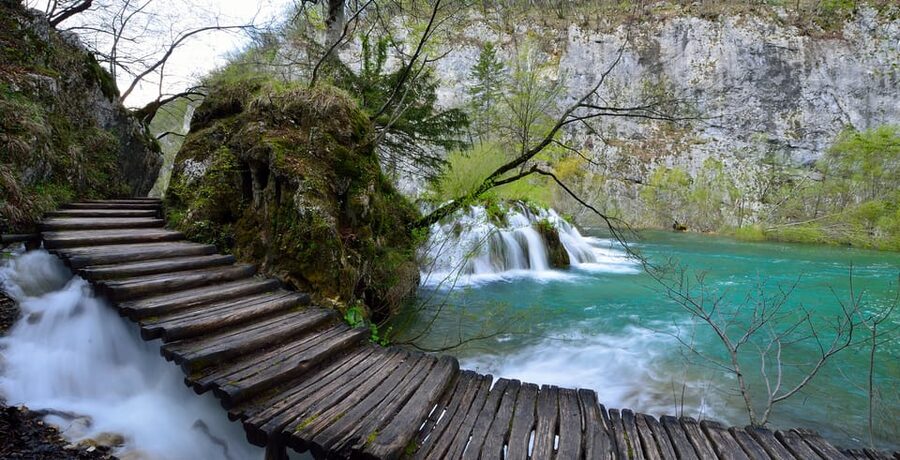 From Zadar: Plitvice Lakes Day Tour - Choosing your Plitvice loop: 4 km comfort vs 8 km full circle