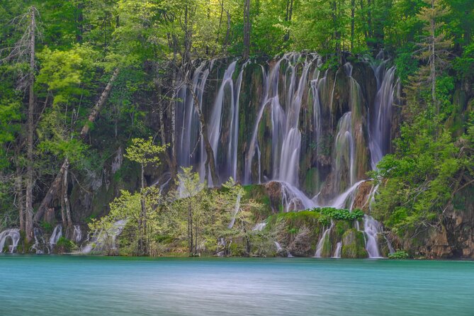 From Zadar: Plitvice Lakes Guided Day Tour with Tickets - Walking the upper and lower lakes: how 4 hours can still feel short
