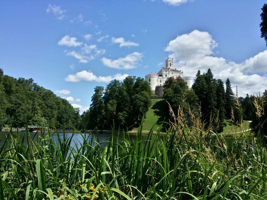 From Zagreb: Fairytale Castle & Wine Tasting & Lunch - Lunch in Zagorje: a real meal, not a rushed sandwich