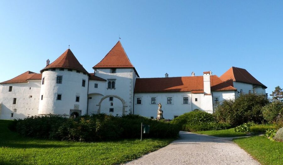 From Zagreb: Prehistoric and Medieval Croatia Tour - The private-group comfort from pickup to drop-off