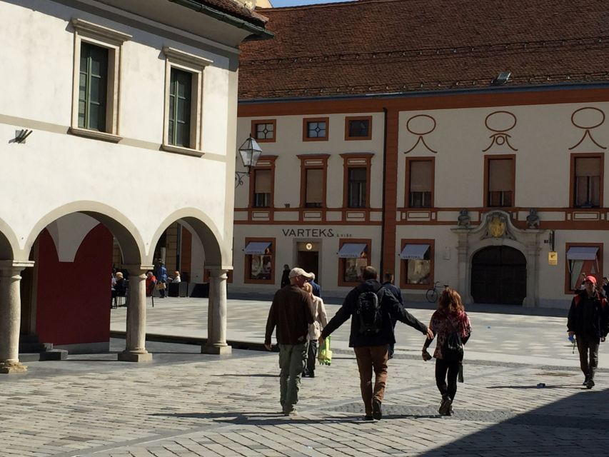 From Zagreb: Varazdin Baroque Town & Trakoscan Castle - Free time in Varazdin: use it for sweet snacks and local wandering