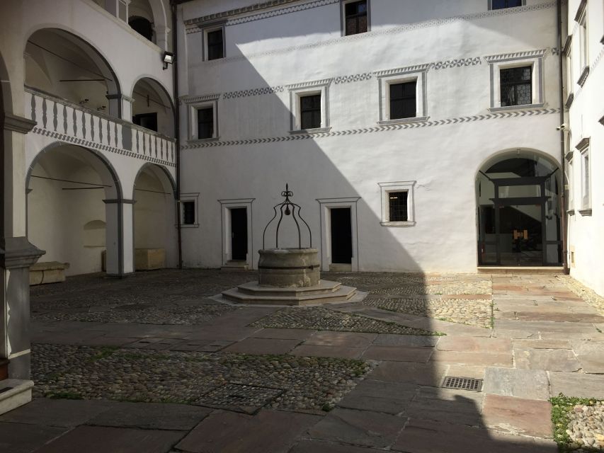 From Zagreb: Varazdin Baroque Town & Trakoscan Castle - Varazdin’s baroque old town walk, from fortress views to St. Nicholas