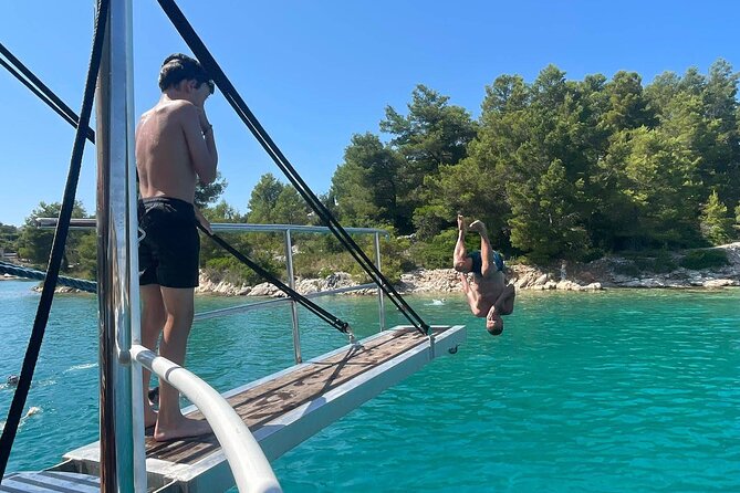 Full Day Boat Tour, Blue Lagoon and Šolta with lunch&drinks - Who should book this Blue Lagoon and Šolta boat tour?