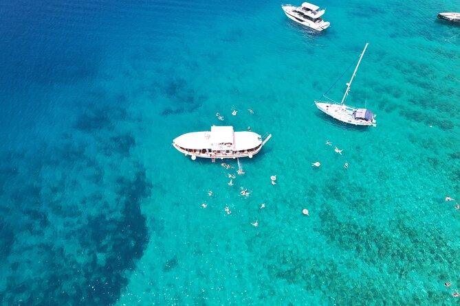 Full Day Boat Tour, Blue Lagoon and Šolta with lunch&drinks - Blue Lagoon and Krknjasi Bay: the main event, 90 minutes to swim and eat