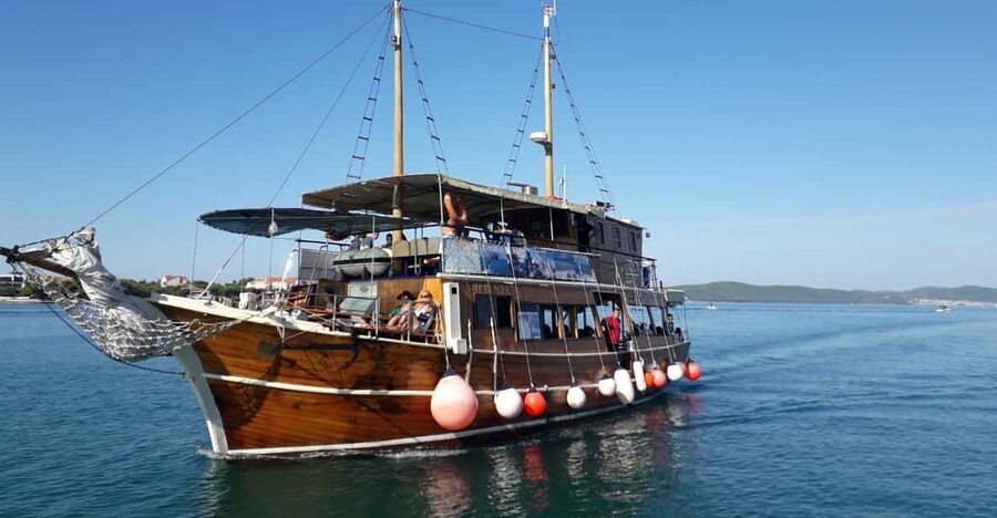 Full-day boat trip from Zadar and Sukošan to Kornati NP - The Sveti Ante Experience on the Water