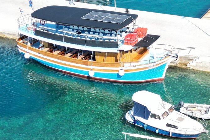 Full-Day Dubrovnik Elaphite Islands Cruise with Lunch and Drinks - Boat comfort, group size, and how to time your day