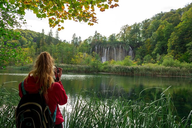 Full-Day Private Plitvice Lakes National Park Tour from Split - Veliki Slap: the 78 m waterfall start that sets the tone
