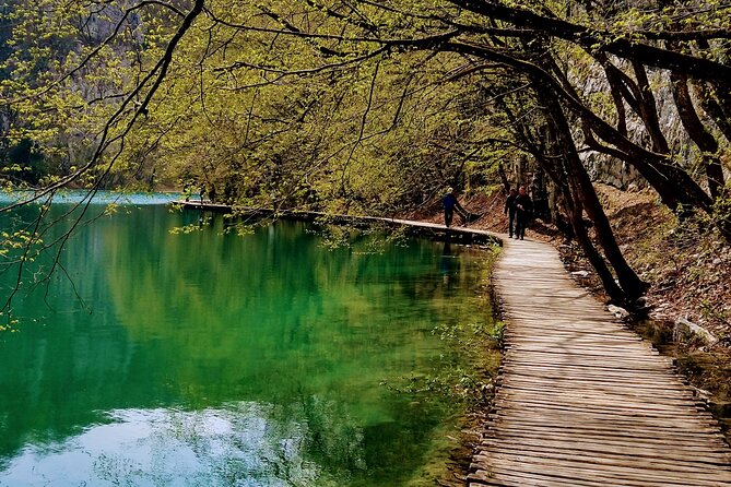 Full-Day Private Tour of Plitvice Lakes National Park from Zadar - Weather, Comfort, and When the Day Can Shift