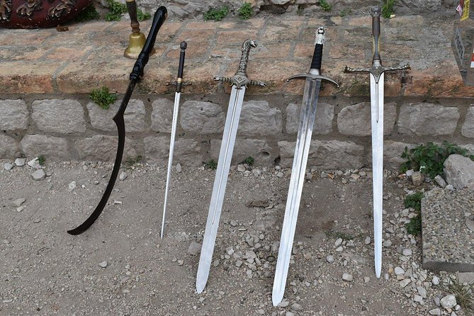 Game of Thrones Extended Tour with Swords and Props - King’s Landing streets by the harbour and the city gates