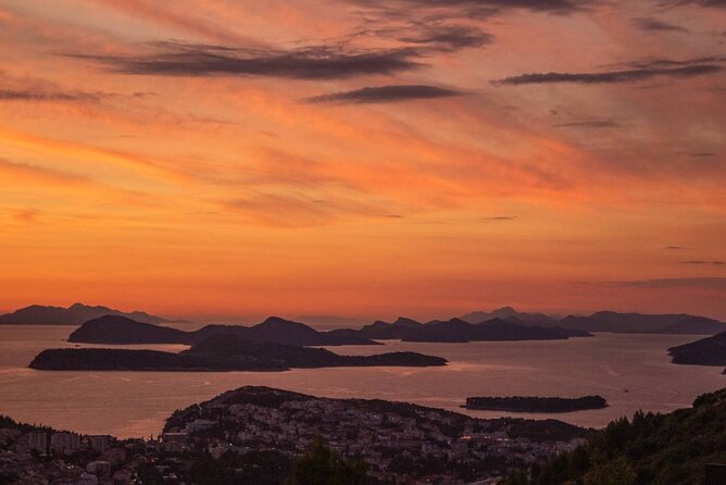 Golden hour SUNSET CRUISE from Dubrovnik Old Town - Lokrum Island stop: the quiet horizon where the sunset takes over