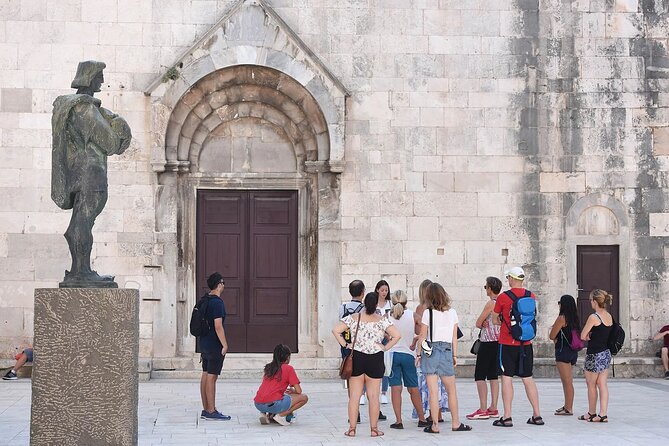 Group History Walking Tour in Zadar Old Town - Getting oriented at Trg pet bunara, then linking into the Old Town