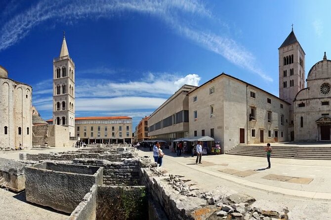Group History Walking Tour in Zadar Old Town - St. Donatus Church and St. Anastasia’s Cathedral: two big looks, different moods