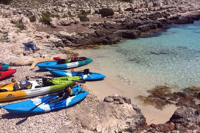 Guided kayaking tour to Pakleni islands - Entering the water: sit-on-top Feelfree kayaks that fit real bodies