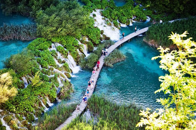 Guided transfer from Split to Zagreb with Plitvice Lakes stop - Turning a transfer into a Plitvice day