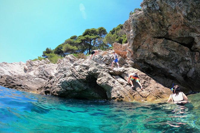 Half-Day Best Beaches & Bays Private Speed Boat Tour - Price value: when $338.62 per group makes sense