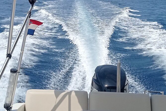 Half-Day Private Speed Boat Tour in Dubrovnik on Elaphiti Islands - Drinks, snacks, and comfort on the water