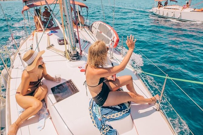 Half Day Sailing on a comfort yacht around Hvar and Pakleni islands- small group - What’s actually on board: WiFi, restroom, and the fridge setup