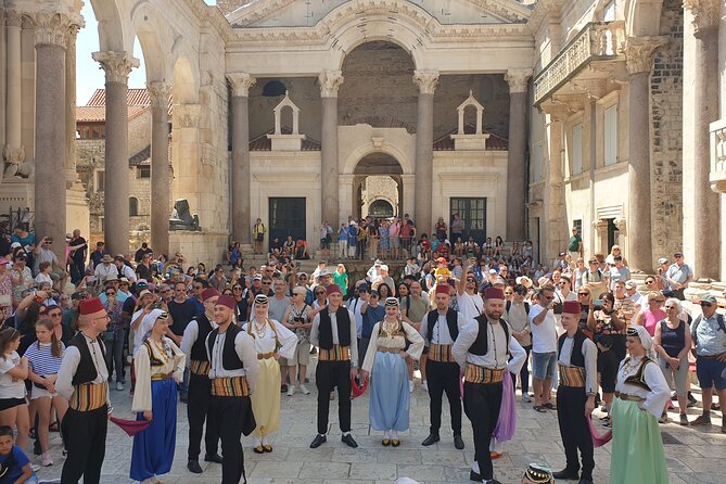 History Split Walking Tour in French -Small group - Passing the Split Synagogue: Jewish History in the City of Split