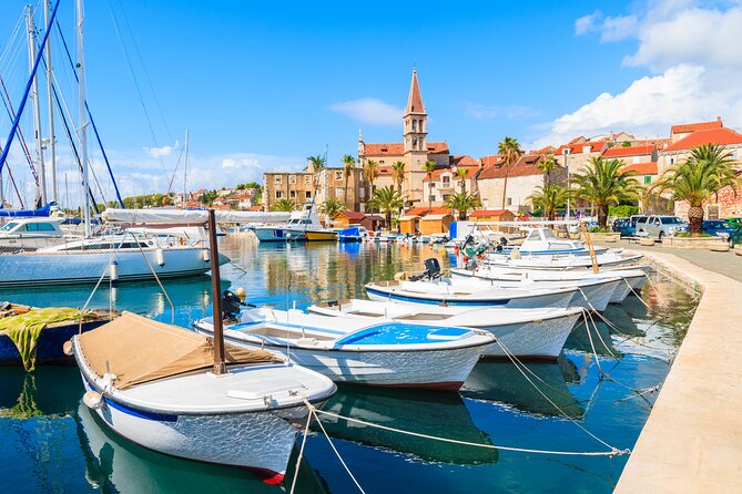 HVAR & 4 Islands PRIVATE BOAT TOUR - Hvar Town in 2 Hours: Architecture, Theater, and Sea Breezes