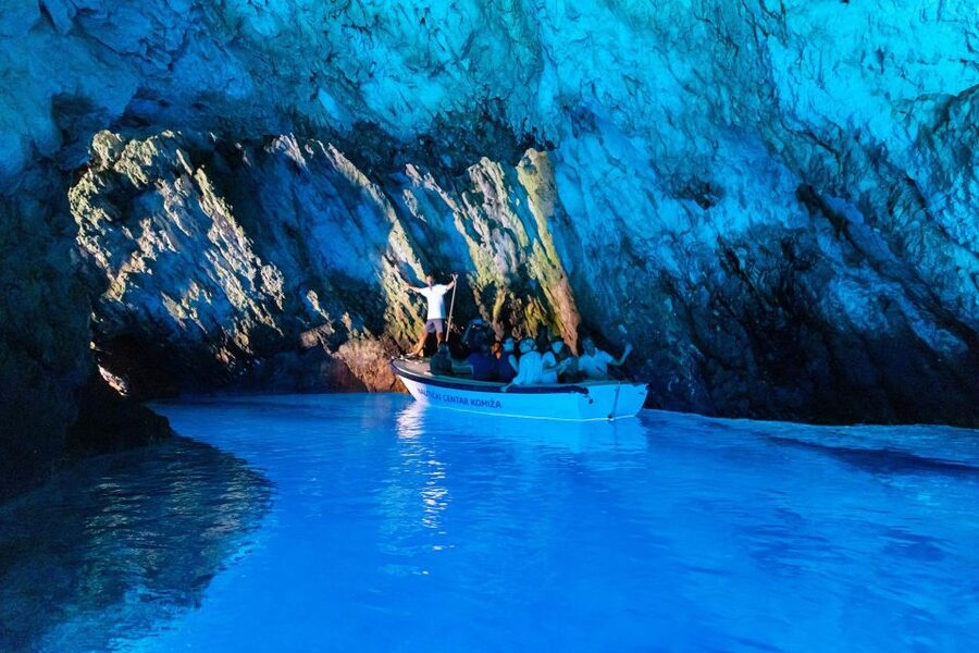 Hvar:Blue & Grenn Cave and Vis Island Private Speedboat Tour - Lunch on Vis: sea views and local cuisine, without forcing a set menu on you