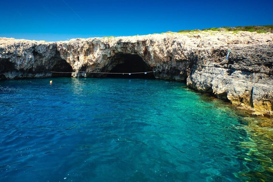 Hvar:Blue & Grenn Cave and Vis Island Private Speedboat Tour - Vis and the Pakleni Islands after lunch: choose how long to stay