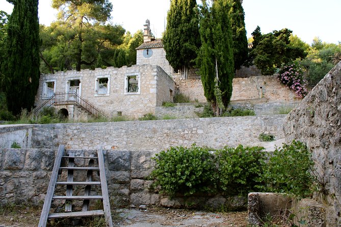 Hvar Charming Abandoned Village Small Group Tour and Local Dinner - Meeting the family who restored a home and opened a restaurant