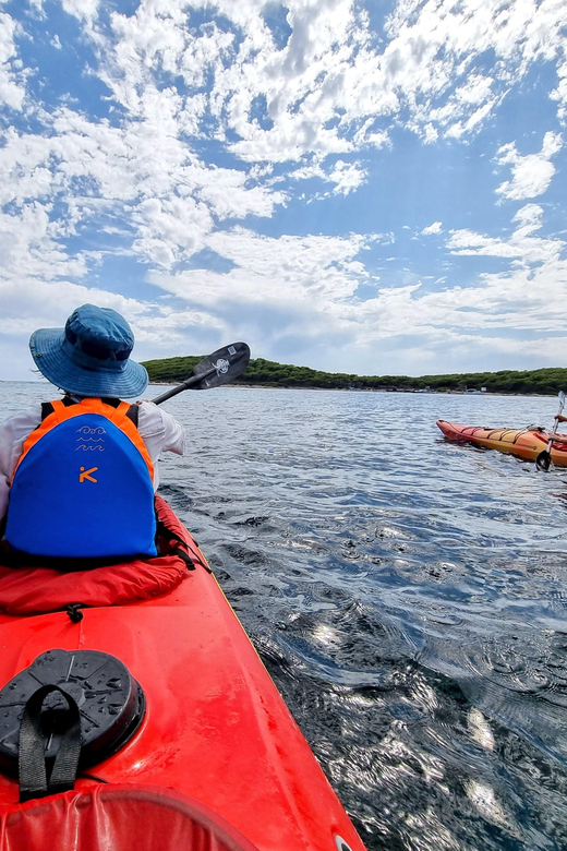 Hvar: Half day kayak tour to Pakleni islands - Key highlights to look for