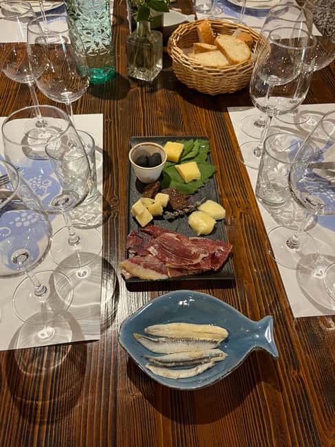 Hvar: Hvar Wine Tasting Experience - Food pairings, pacing, and when it feels like a private tour