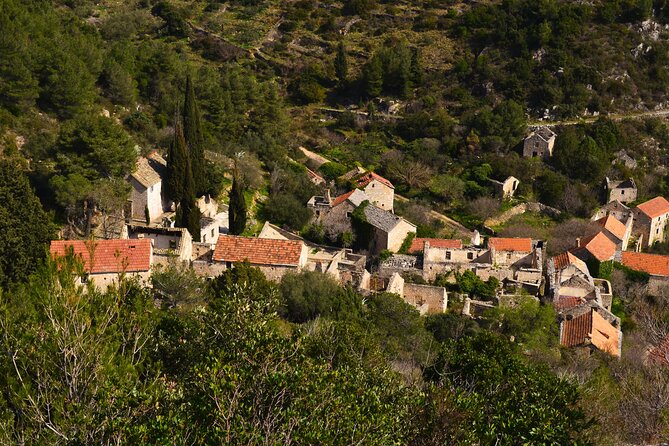 Hvar Lavender Tour - Velo Grablje: traditional Dalmatian architecture and village life
