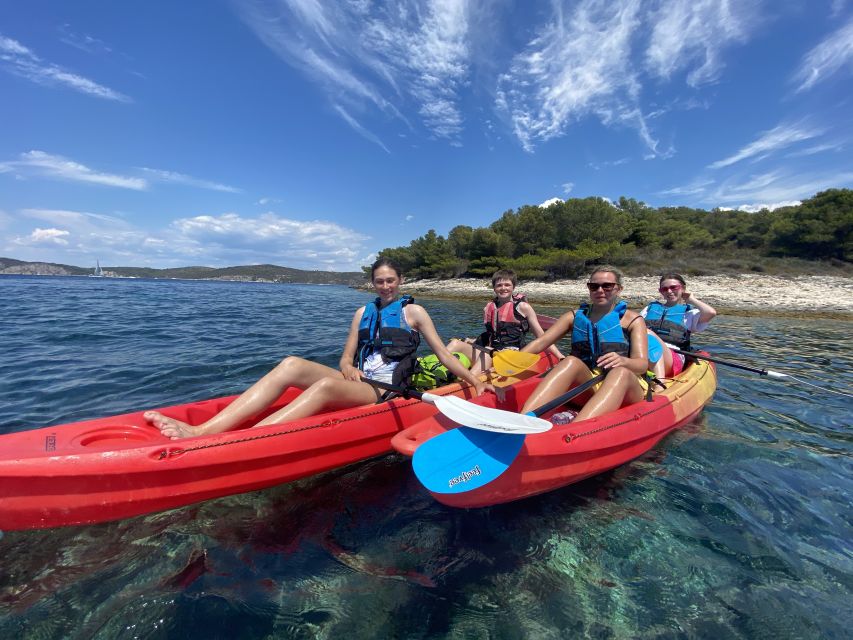 Hvar: Pakleni Islands Self-Guided Kayaking Tour - Key things that make this kayak day work