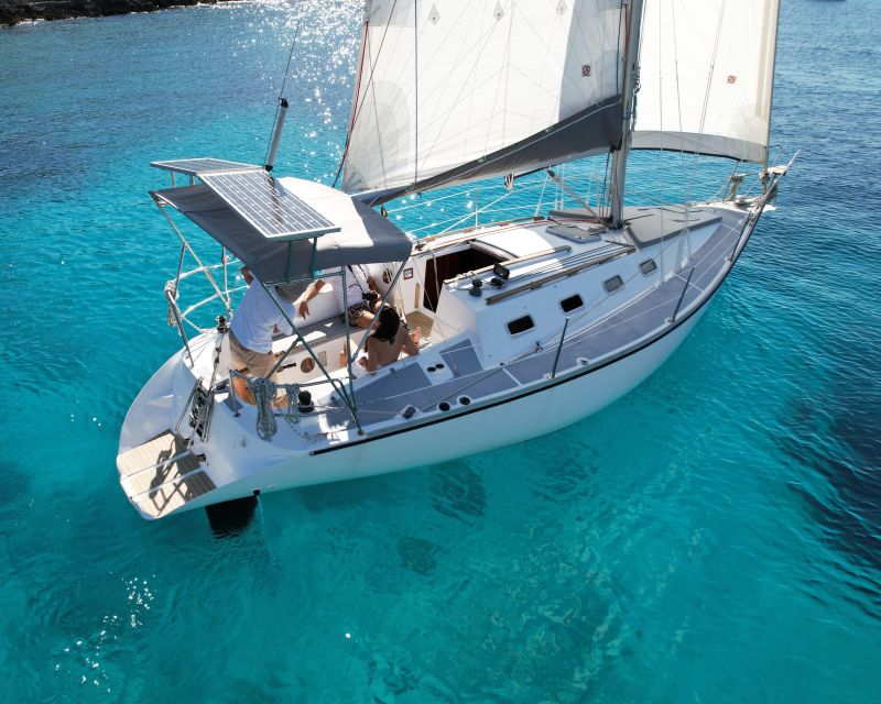 Hvar: Private Sailing Boat Trip with Swimming and Snorkeling - What onboard comfort really means once the sun is up