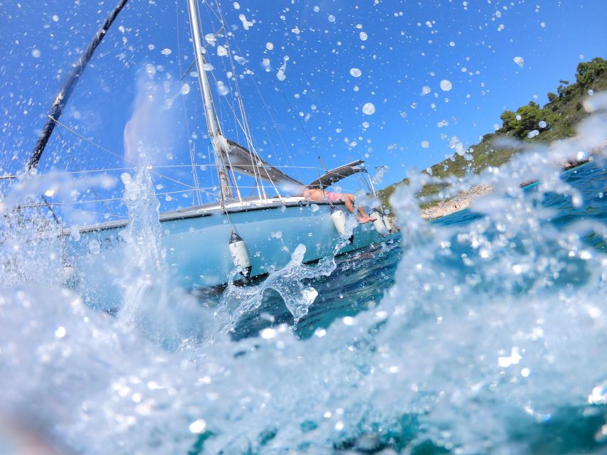 Hvar: Private Sailing Boat Trip with Swimming and Snorkeling - Snorkeling in clear Hvar water: how to get more from each break