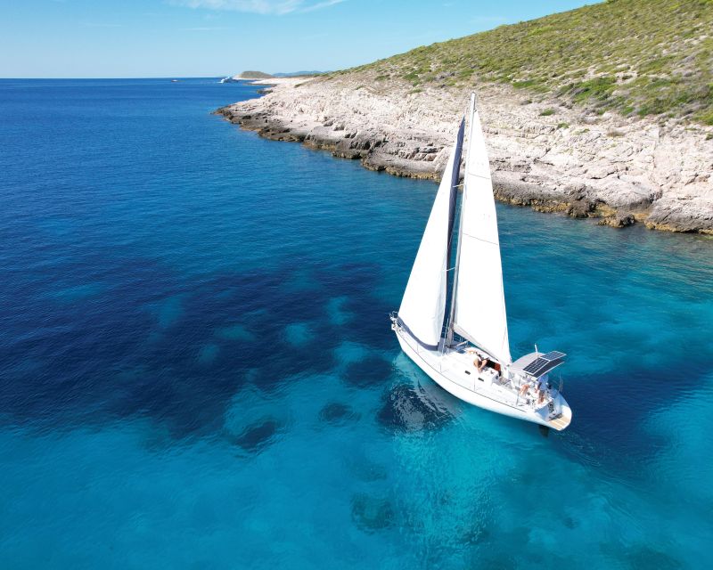 Hvar: Private Sailing Boat Trip with Swimming and Snorkeling - Who this private sailing trip suits best