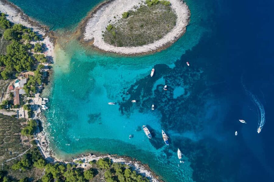 Hvar: Sunset and Pakleni Islands with a Speed Boat - The coast pass-bys: Galesnik, Jerolim, and Carpe Diem Bar