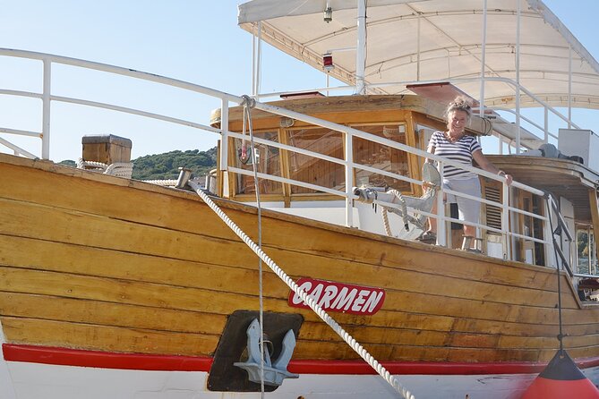 Island Hopping & City Walls Cruise with Food and Open Bar - Safety and Group Size: What “Up to 120 Travelers” Means for You