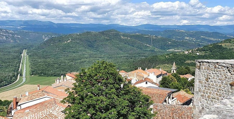 Istria: Guided Tour of Inner Istria with Food Tasting - Guide and group vibe: the real difference-maker