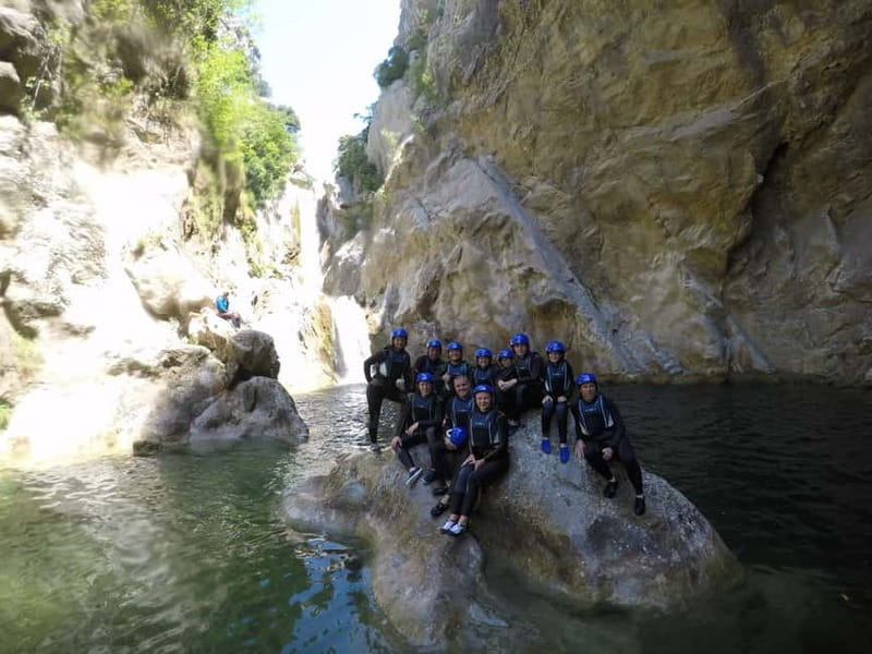 Iz Omisa/Zadvarija: Extremni Canyoning na rijeci Cetini - Entering the Canyon: Swimming, Slides, and Those Tunnel Views