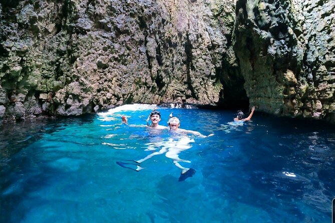 Kayak tour with cave experience - What’s included, what’s not, and the gear that saves your day