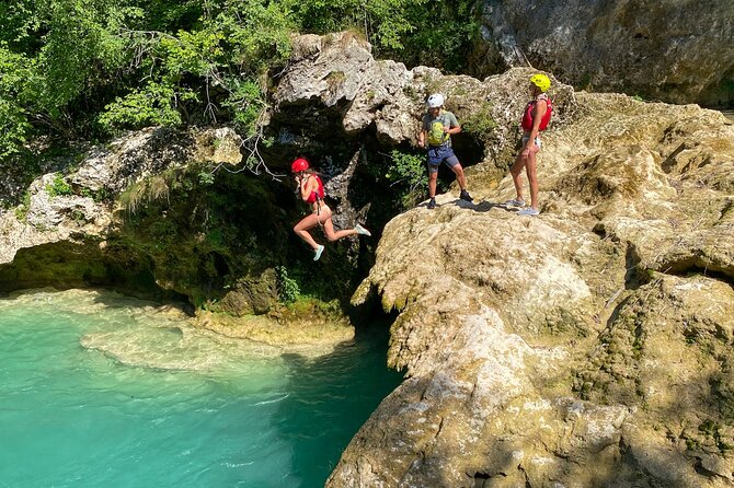Kayaking at the Mreznica Canyon - Beginner-Friendly Coaching That Still Feels Exciting